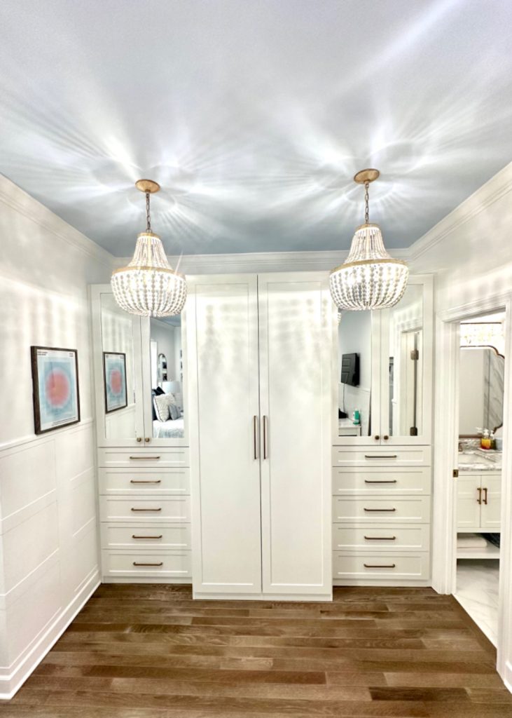 teen bedroom makeover with chandeliers